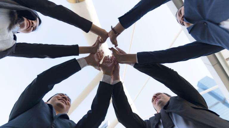 Leadership: Membentuk Budaya Tim Berdasarkan Nilai dan Visi